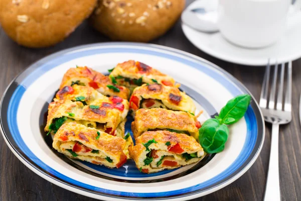 Sebze ve otlar ile omlet — Stok fotoğraf