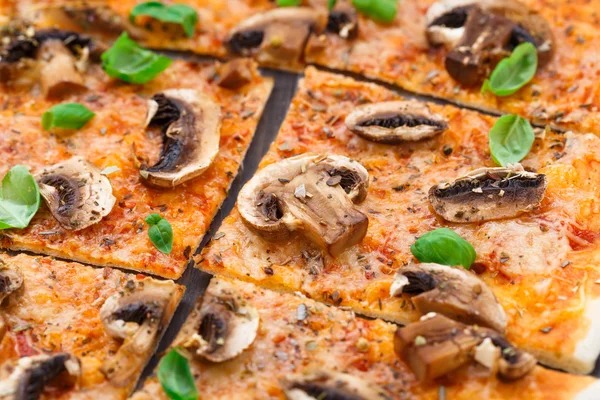 Vegetarian pizza with mushrooms — Stock Photo, Image