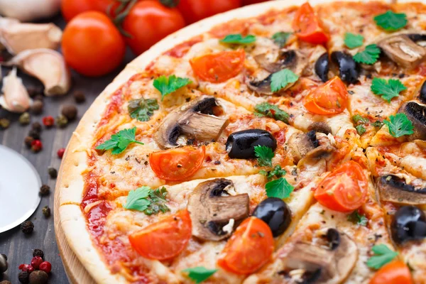 Vegetarian pizza — Stock Photo, Image