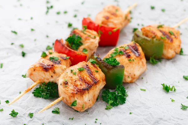 Grillade kycklingspett med paprika — Stockfoto