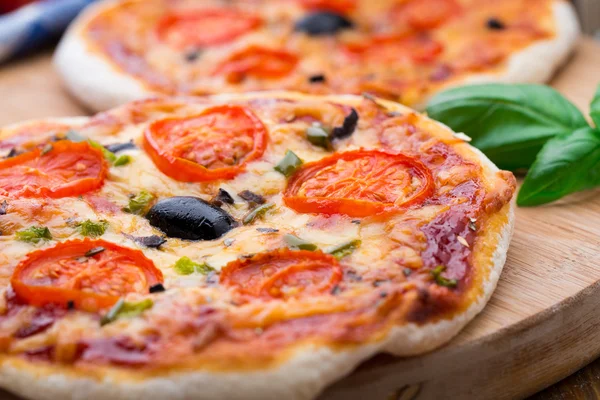 Вегетарианская мини-пицца — стоковое фото