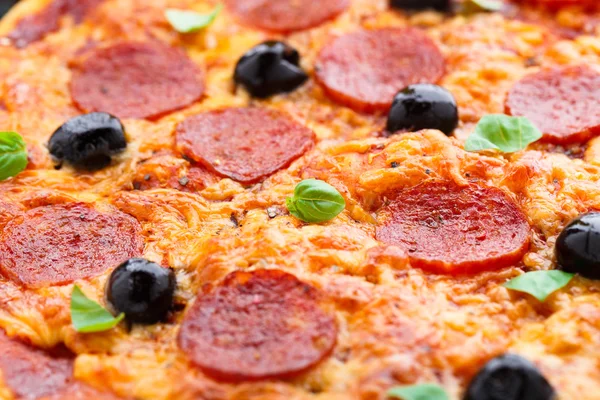 Delicious pepperoni pizza — Stock Photo, Image