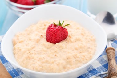 çilek ile yulaf ezmesi Kahvaltı