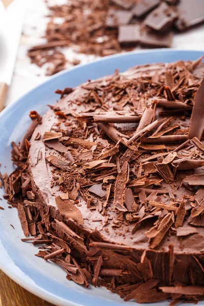 Čokoládový mousse dort s tmavé třešně — Stock fotografie
