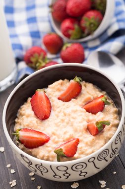 çilek ile yulaf ezmesi Kahvaltı