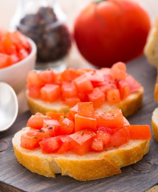 İtalyan domates bruschetta