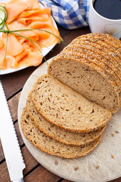 Brot mit Samen — Stockfoto