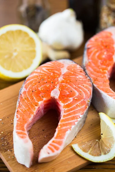 Bife de salmão — Fotografia de Stock