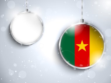 mutlu Noeller Gümüş Top ile Kamerun bayrağı