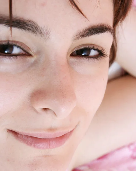 Atraente sorridente mulher retrato — Fotografia de Stock