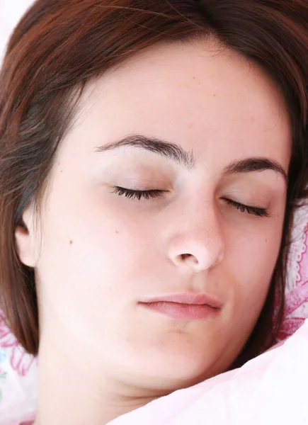 Beautiful young woman sleeping. — Stock Photo, Image