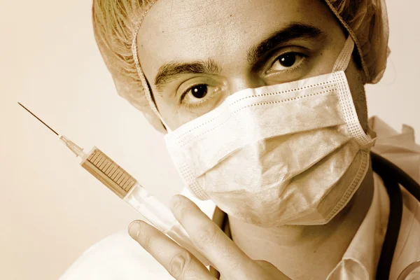 Retrato de un joven médico con estetoscopio. —  Fotos de Stock