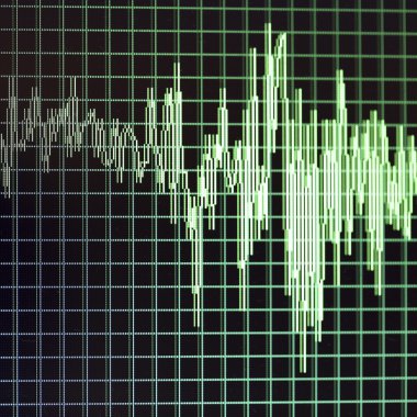 grafiğin üstünde bir bilgisayar