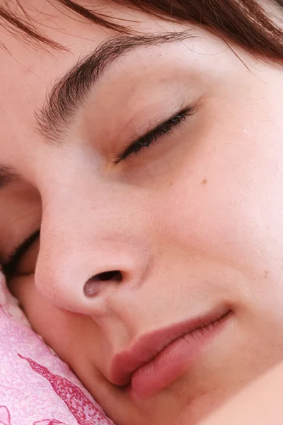 아름다운 여인이 자고 있다. — 스톡 사진