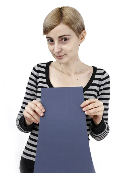 Γυναίκα που κρατά ένα χαρτί — Φωτογραφία Αρχείου