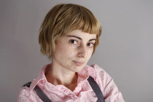 Portrait of a young woman — Stock Photo, Image