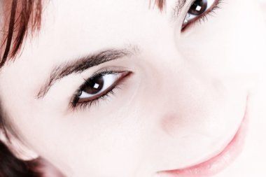 güzel bir genç kadın yüzü.