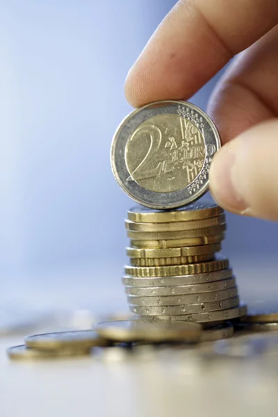 Wieże monet euro — Zdjęcie stockowe