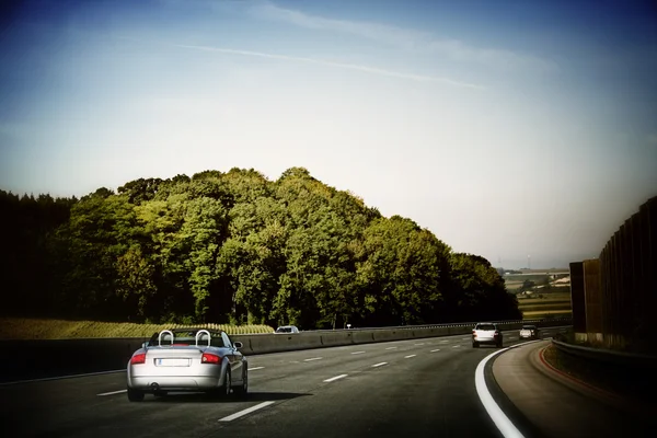 Coche en la carretera — Foto de Stock