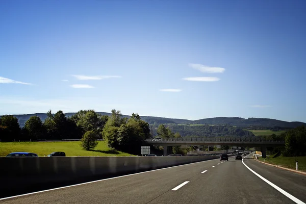 Coche en la carretera — Foto de Stock