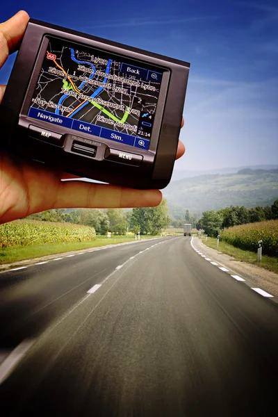 Gps in der Hand eines Mannes — Stockfoto