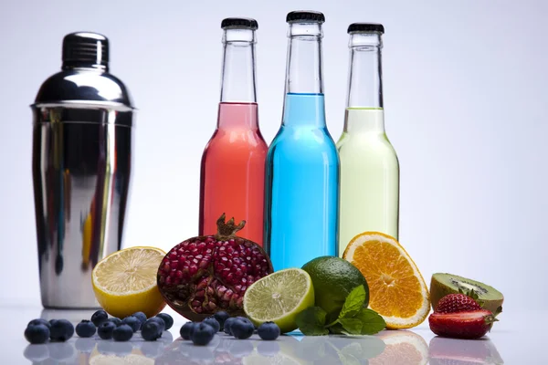 Cocktails, alcohol drinkt met vruchten Stockfoto