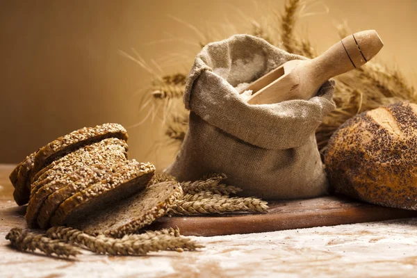 Assortiment gebakken brood — Stockfoto