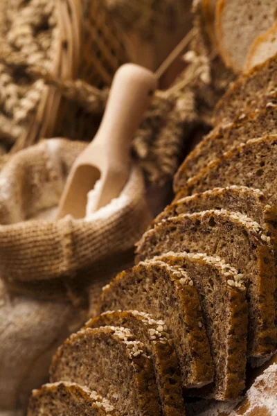 Farinha e pão tradicional — Fotografia de Stock