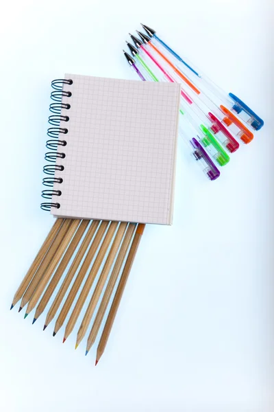 School tools op een witte achtergrond — Stockfoto