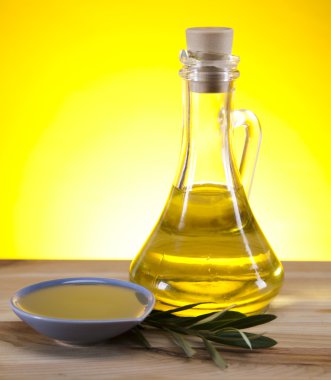 Zeytin yağı şişesi