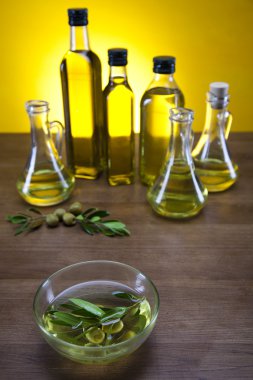 Zeytinyağı ve zeytin