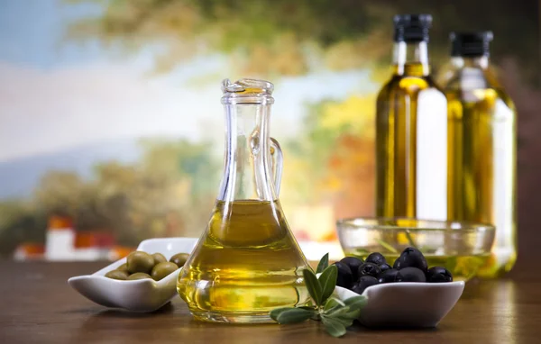 Olive oil and olives — Stock Photo, Image