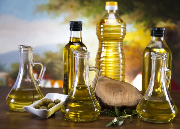 Aceite de oliva y aceitunas — Foto de Stock