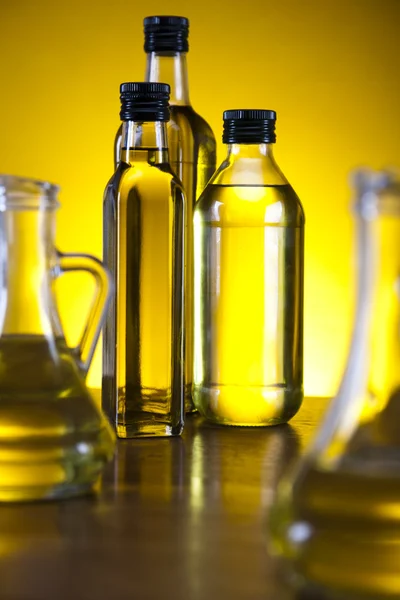 Fresh olives, olive oil — Stock Photo, Image