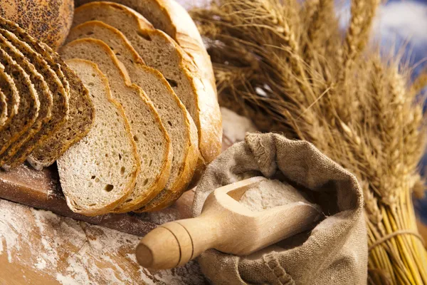 Teljes kiőrlésű kenyér választéka — Stock Fotó