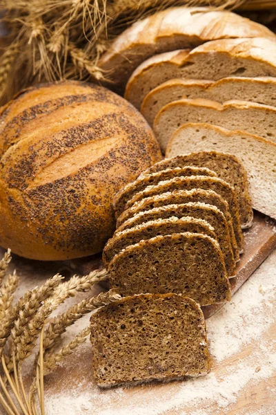 Variety of whole wheat bread — Stock Photo, Image