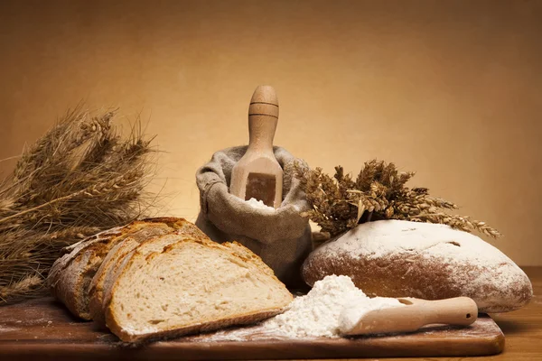 Gesteunde goederen, brood — Stockfoto