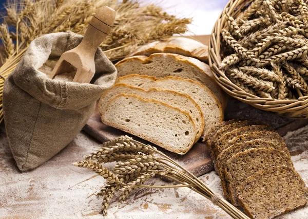 Gesteunde goederen, brood — Stockfoto