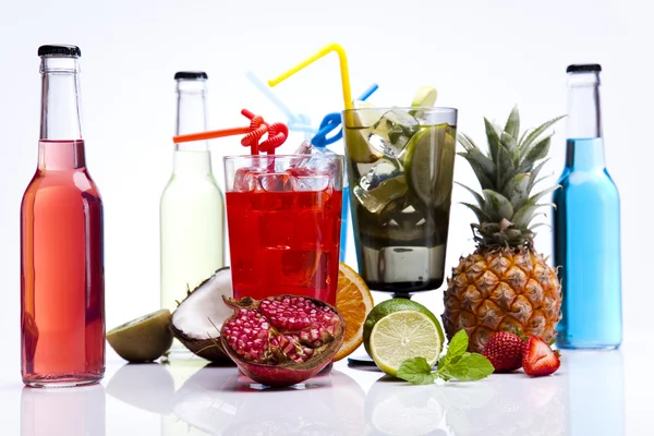 Cocktails, alcohol drinkt met vruchten Stockfoto