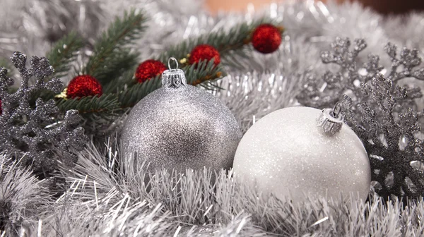 Baubles de Natal tradicionais — Fotografia de Stock