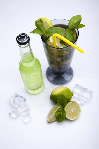 Fresh mojito drink — Stock Photo, Image