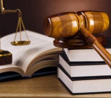 tahta tokmak avukat, adalet kavramı