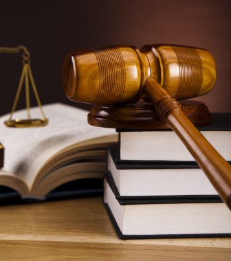 Hukuk ve adalet kavramı, tahta tokmak