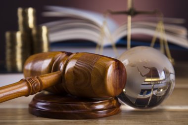 tahta tokmak avukat, adalet kavramı