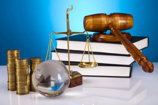 Recht en rechtvaardigheid concept, houten hamer — Stockfoto
