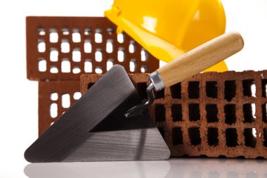 kask ile tuğla ve mala