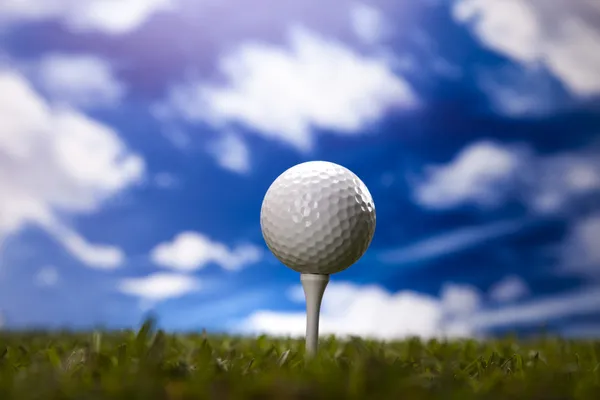 Golf club and ball in grass — Stock Photo, Image