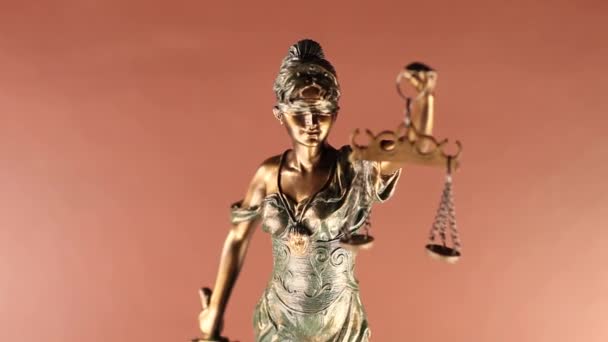 Статуя правосудия, закон — стоковое видео