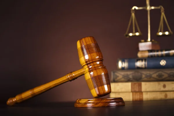 Judges wooden gavel and law books — Stock Photo, Image