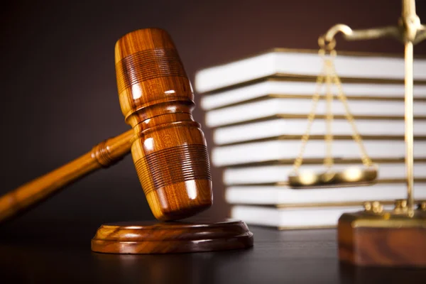 Scales of justice, gavel and books — Stock Photo, Image